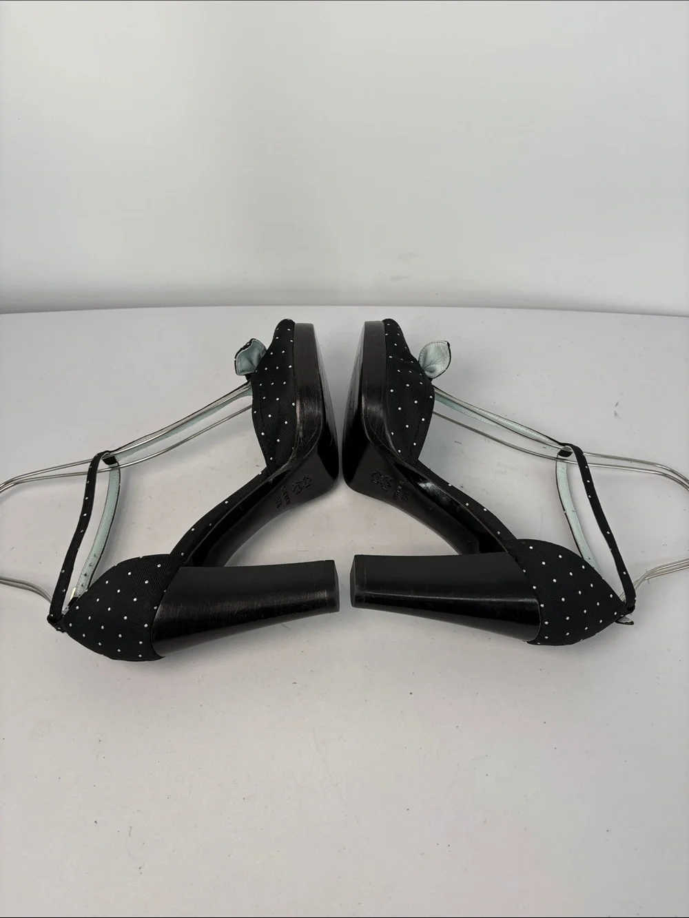 🥿 Tracy Reese Polka Dot fabric T-Strap Block Heel Pumps - Black